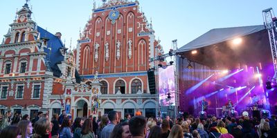 Zinību dienas koncerts Rātslaukumā