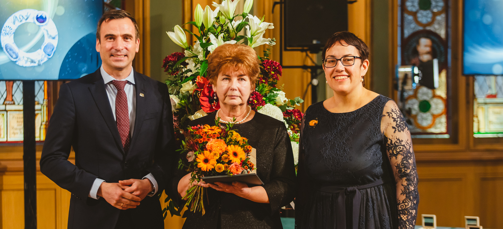 Pasniegtas pašvaldības balvas Rīgas labākajiem pirmsskolu darbiniekiem