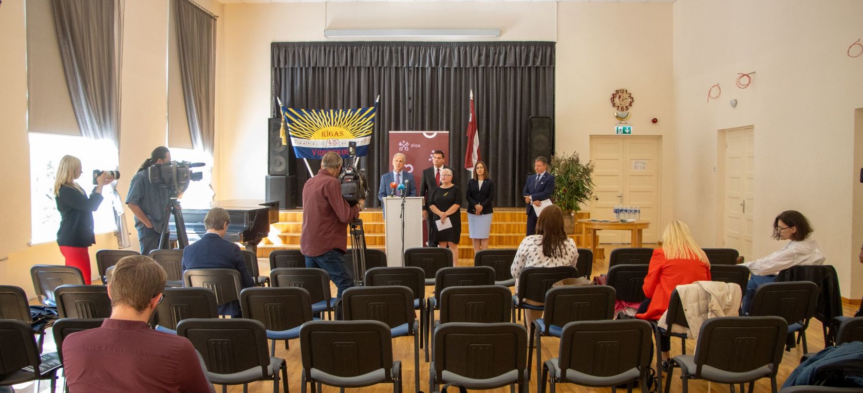 Rīgas pašvaldības izglītības iestādes gatavas jauno mācību gadu sākt vienotas skolas zīmē